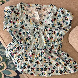 Lane Bryant NWT Floral Lace Trim Top